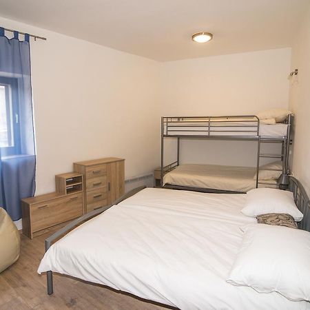 Hostel Bordada Кралевица Екстериор снимка