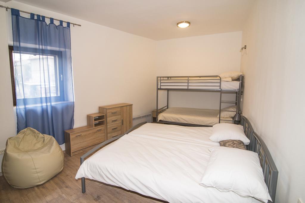 Hostel Bordada Кралевица Екстериор снимка