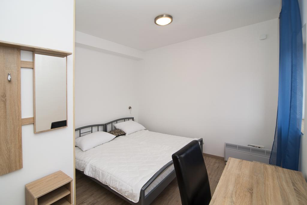 Hostel Bordada Кралевица Екстериор снимка
