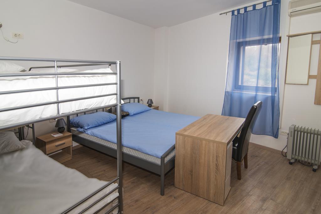 Hostel Bordada Кралевица Екстериор снимка