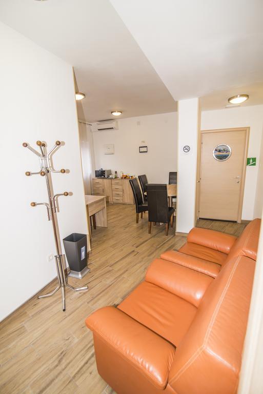 Hostel Bordada Кралевица Екстериор снимка
